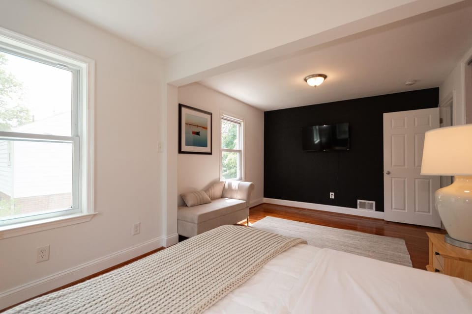 Takoma Park Home ~ 6 Mi to the National Mall! Apartment in Takoma Park