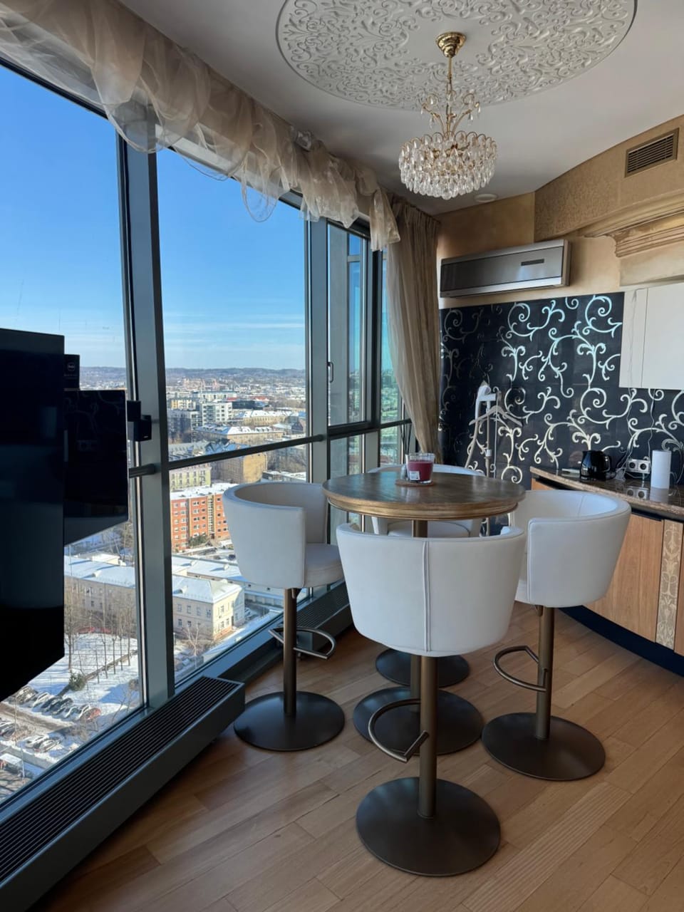 Coffee/tea facilities, Lounge or bar