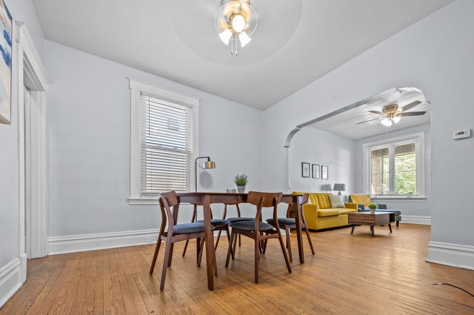 Living room, Photo of the whole room, Dining area