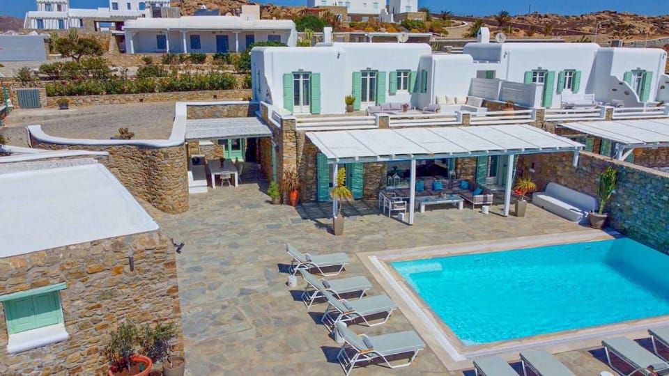 Mando Pool Villas w Sea Views - Five Bedrooms Villa in Mykonos, Mikonos 846 00, Greece
