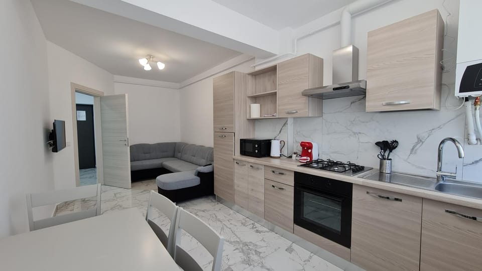 Kitchen or kitchenette, Seating area