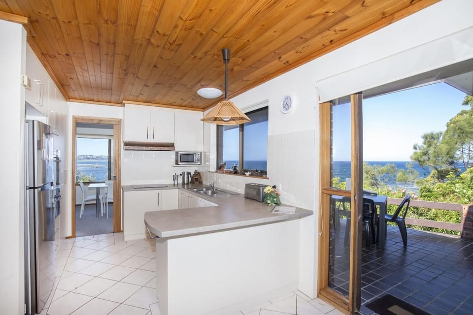 Collers Beachside Mollymook House in Mollymook