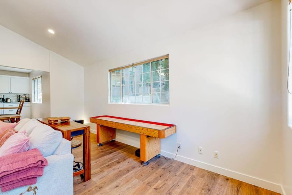Lake Gregory Escape House in Crestline