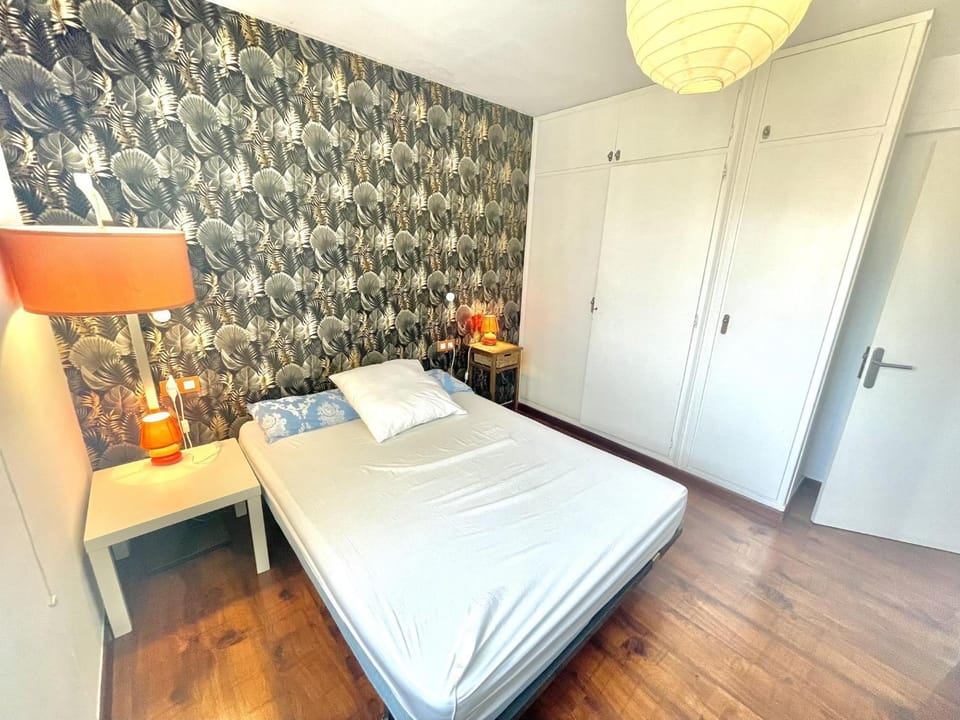 Bed, Photo of the whole room, Bedroom, wardrobe