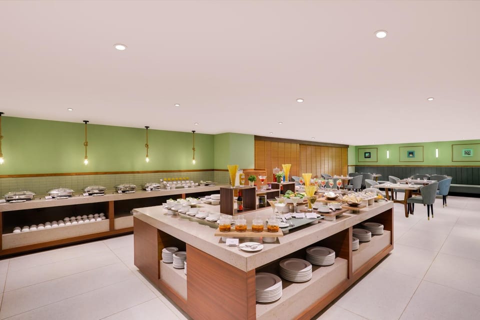Restaurant/places to eat, Buffet breakfast
