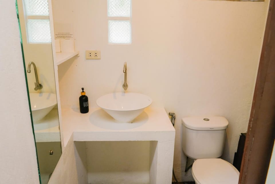 Yay Lodge SIARGAO, private room 1 with AC & hot shower and fast Starlink Wifi Vacation rental in General Luna