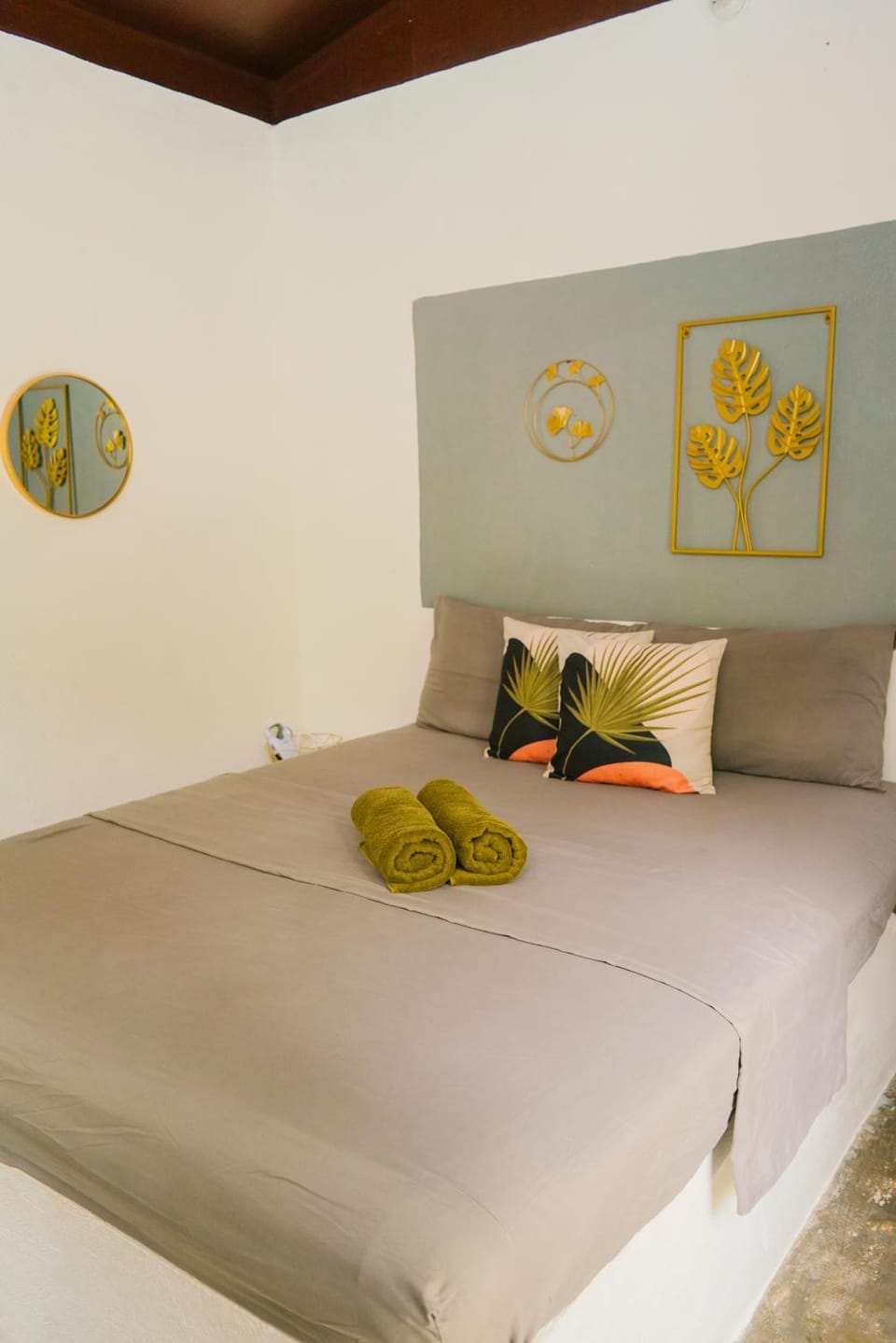 Yay Lodge SIARGAO, private room 1 with AC & hot shower and fast Starlink Wifi Vacation rental in General Luna