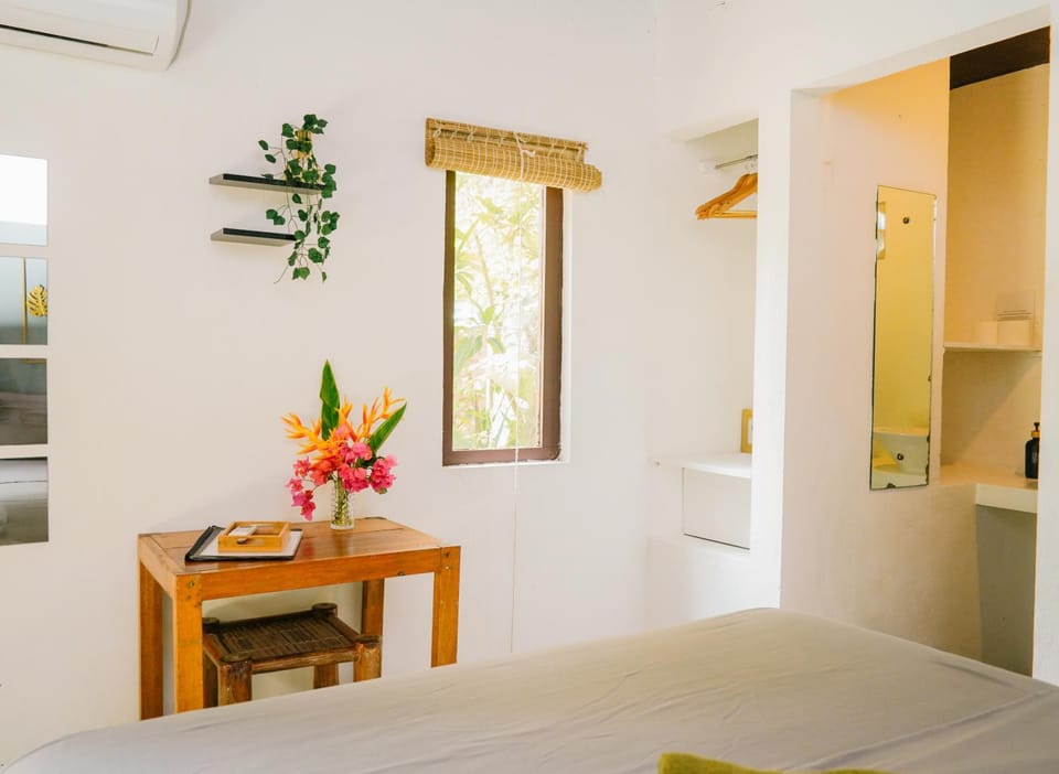 Yay Lodge SIARGAO, private room 1 with AC & hot shower and fast Starlink Wifi Vacation rental in General Luna