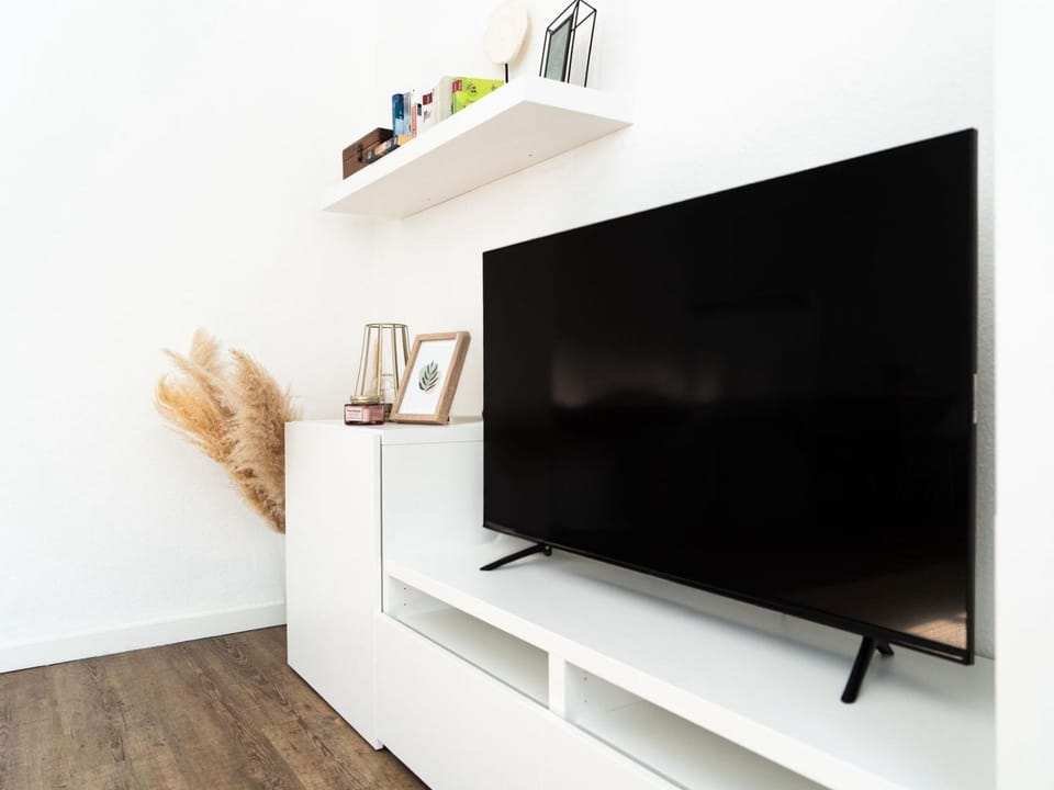 Communal lounge/ TV room, TV and multimedia, Evening entertainment