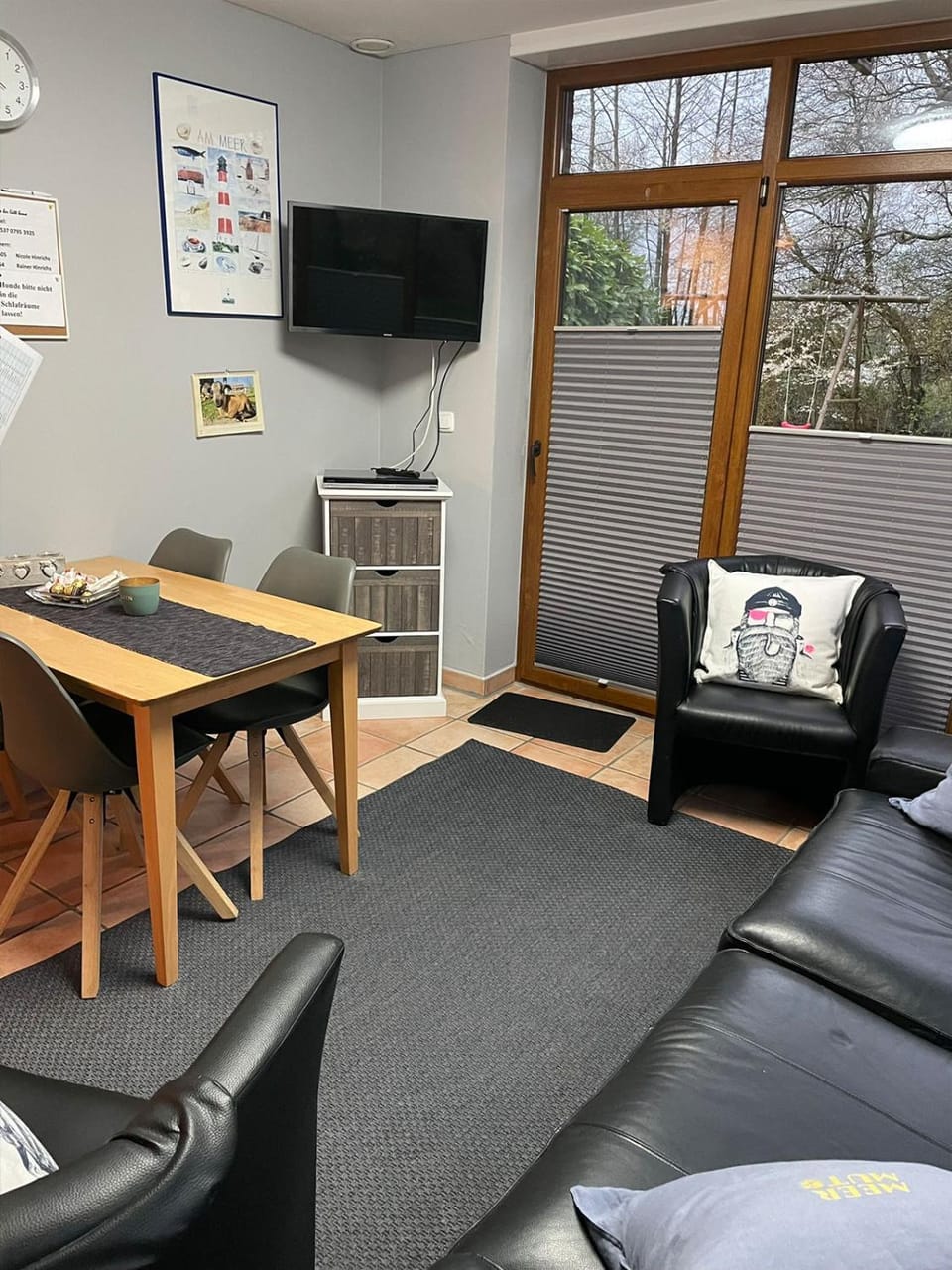 TV and multimedia, Living room, Seating area