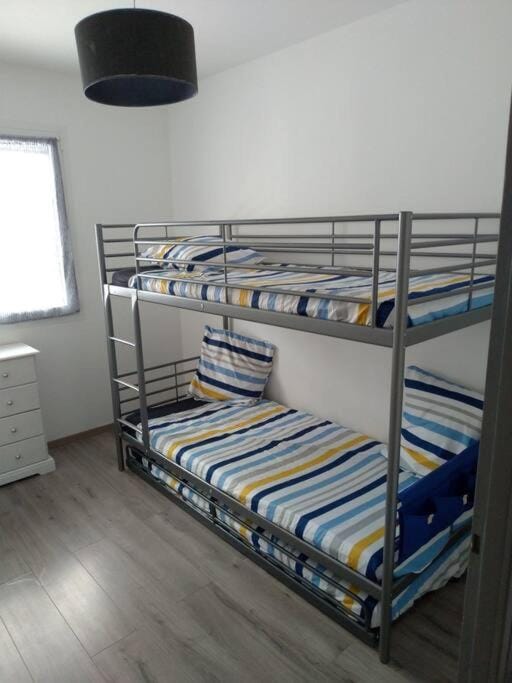 Bedroom, bunk bed