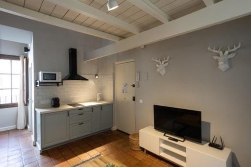Kitchen or kitchenette