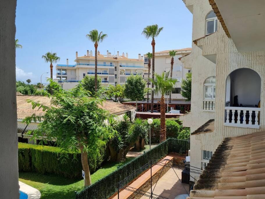 Nice and cozy flat with pool next to the beach Apartment in Marina Baixa