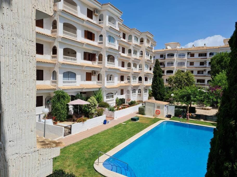 Nice and cozy flat with pool next to the beach Apartment in Marina Baixa
