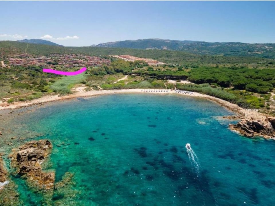 Beach Home Sardegna Calarossa- Spectacular views&Snorkeling Apartment in Sardinia