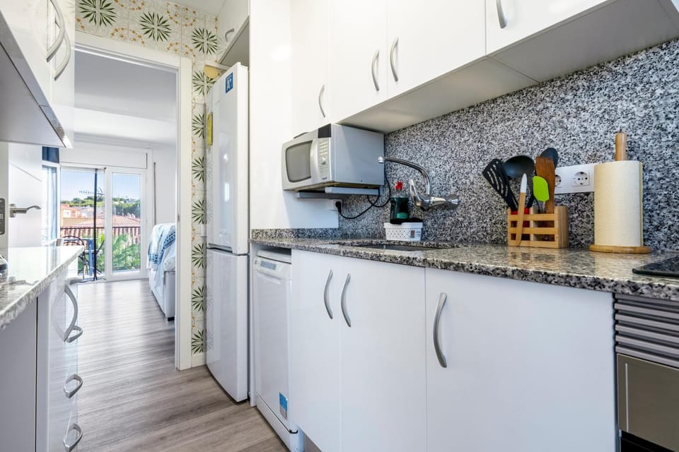 Kitchen or kitchenette, Living room