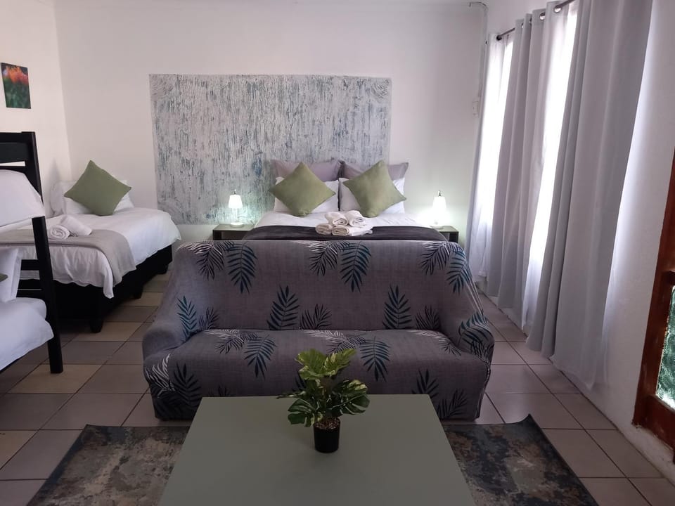 Seating area, Bedroom