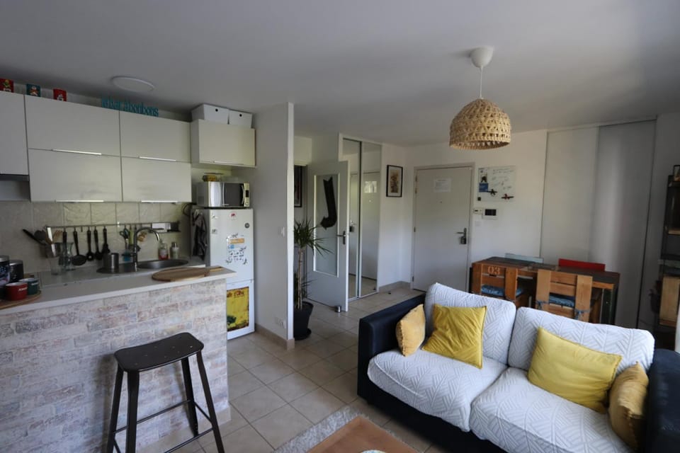 Kitchen or kitchenette, Living room