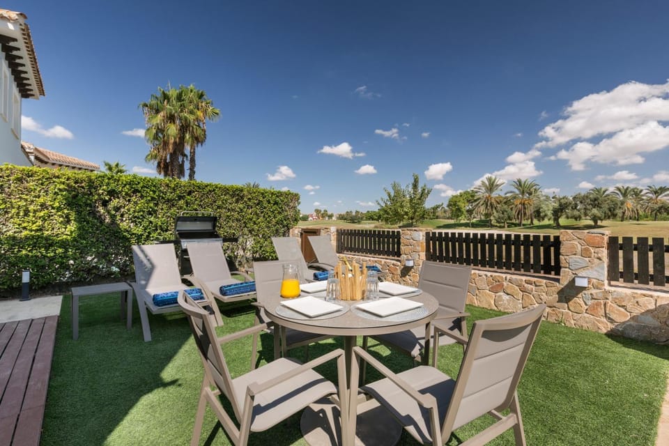 Property building, Balcony/Terrace, Living room