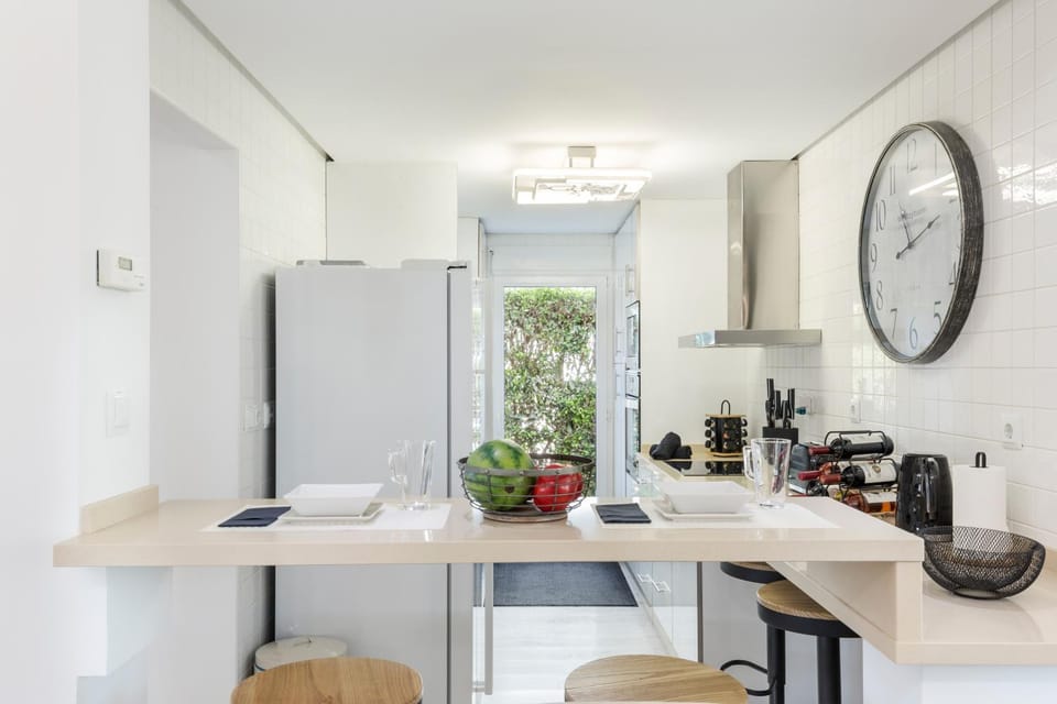 Property building, Kitchen or kitchenette, Living room