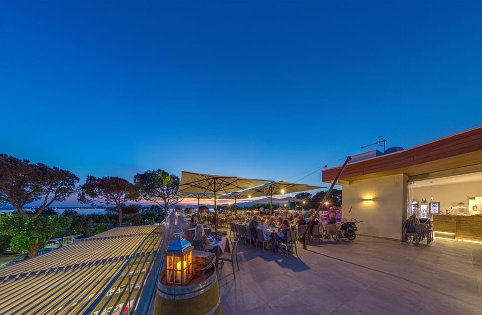 Food and drinks, Dinner, Drinks, Alcoholic drinks, Non alcoholic drinks