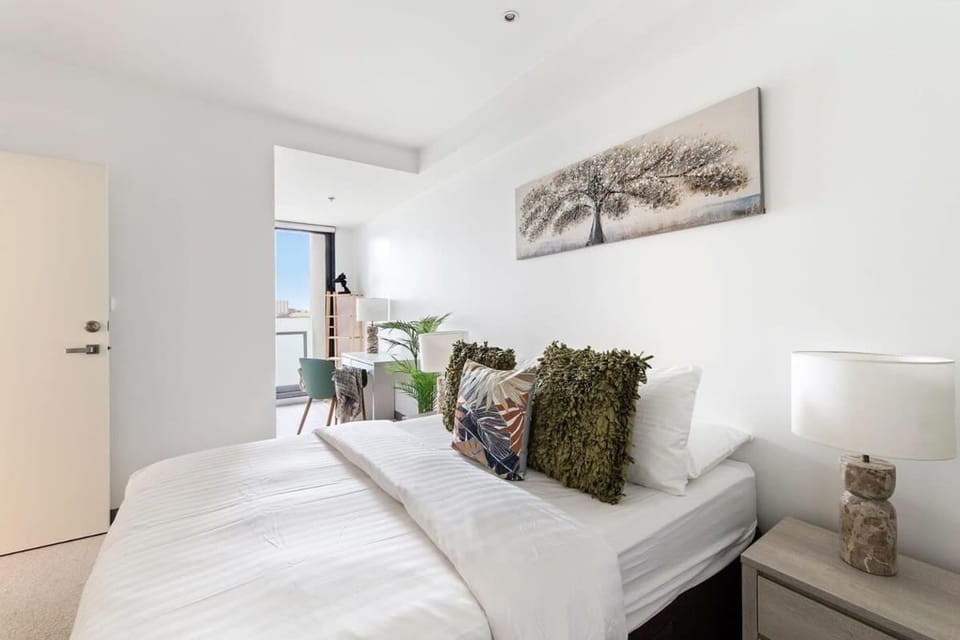 A Lux 2BR Apt Next to Melbourne Uni FREE Parking Apartment in Melbourne