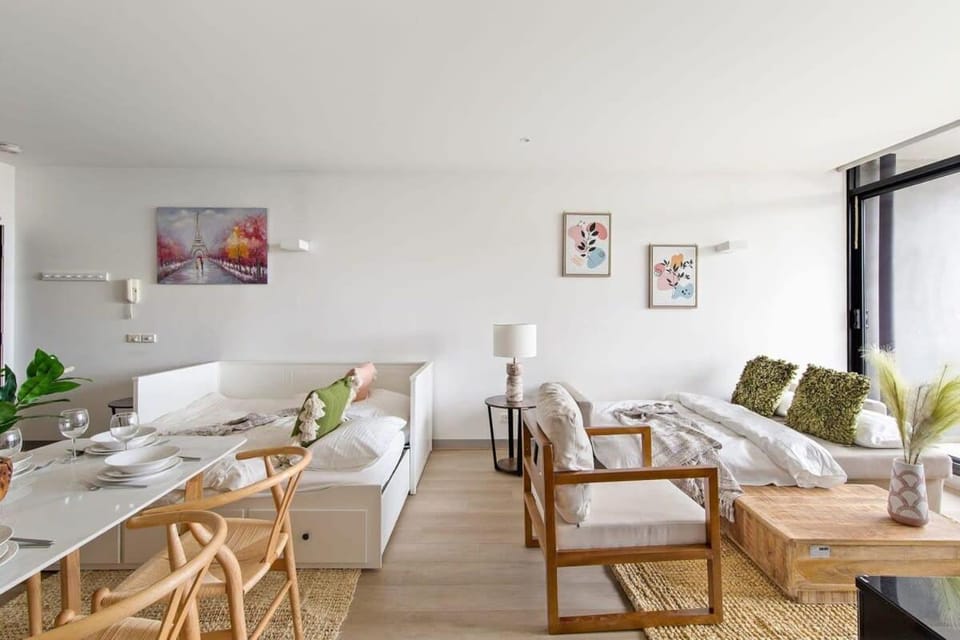 A Lux 2BR Apt Next to Melbourne Uni FREE Parking Apartment in Melbourne