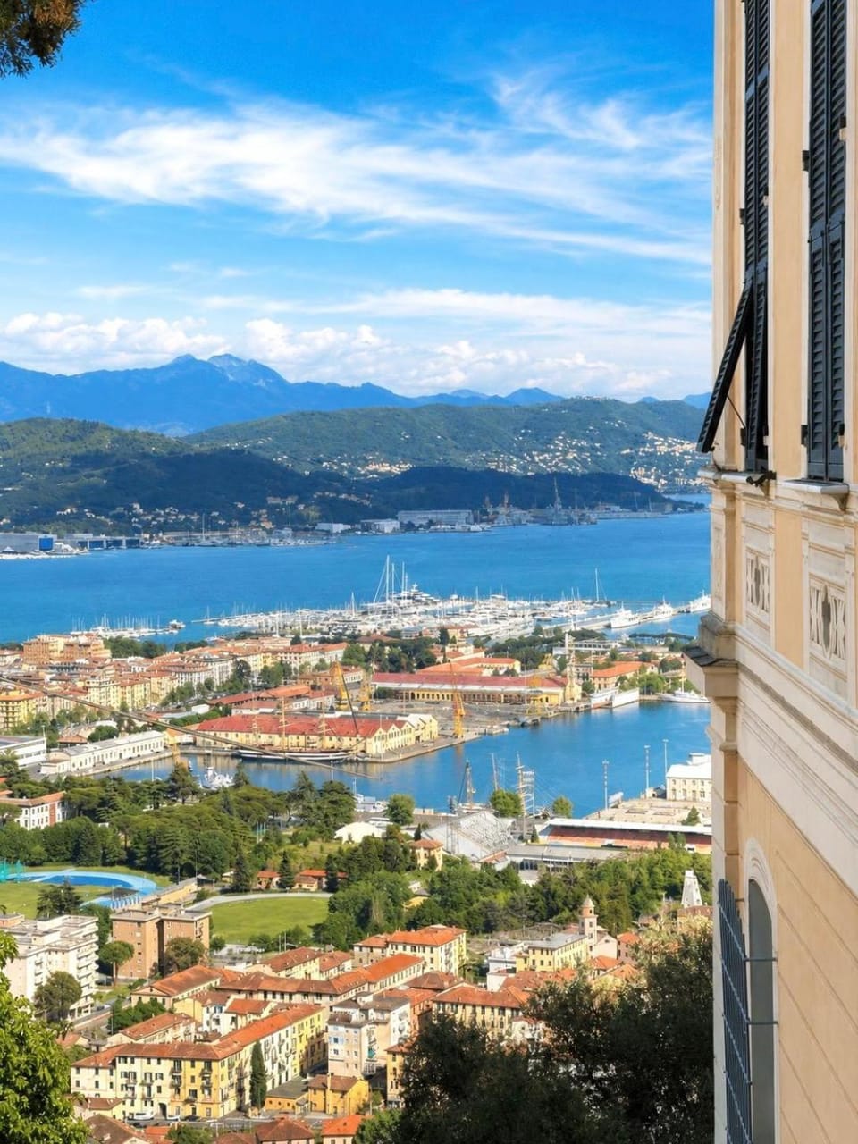 Villa le palme-Pool, garden, terrace & sea view Villa in La Spezia