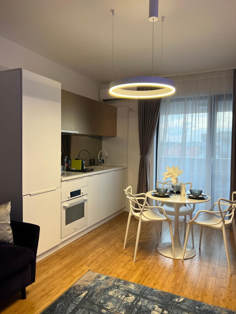 Pitesti Sunset View Apartment in Romania