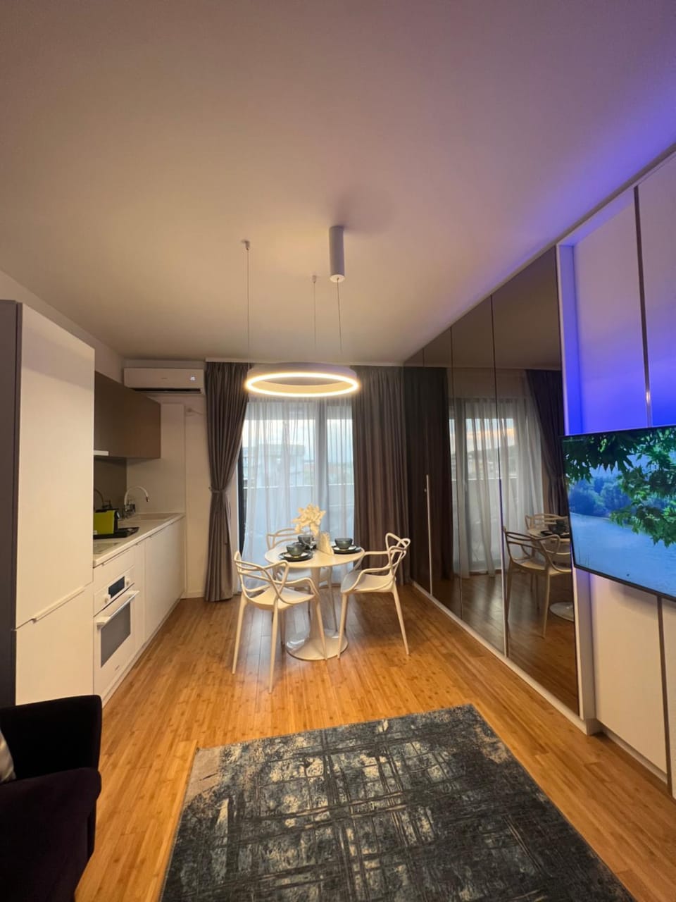 Pitesti Sunset View Apartment in Romania