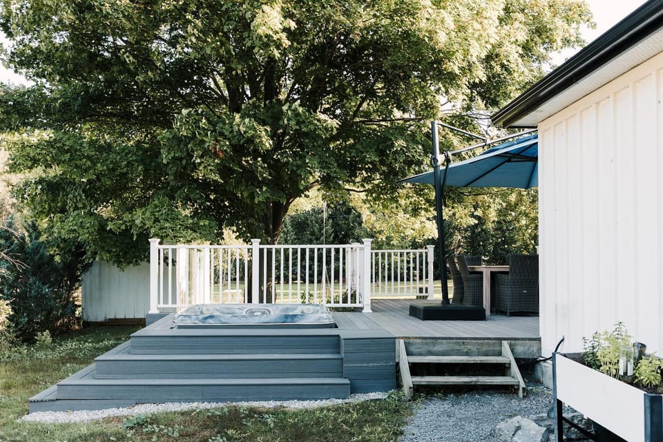 The Beachside Burrow - Next to Sandbanks w Hot Tub ST-2022-0035 House in New York
