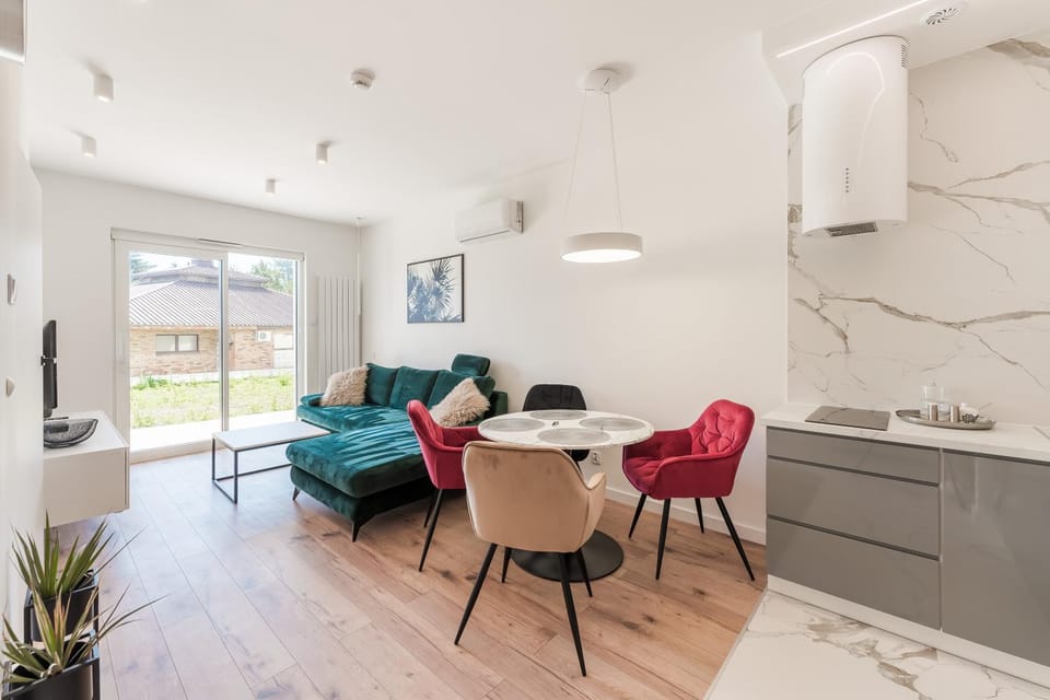 Kitchen or kitchenette, Living room, Seating area