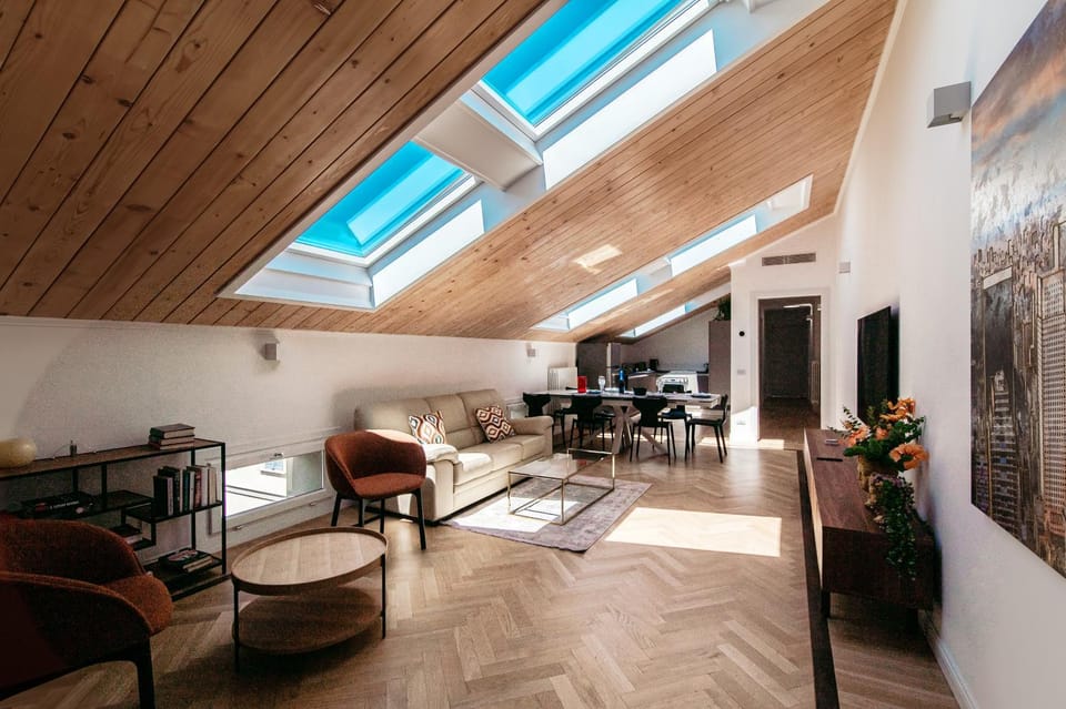 TV and multimedia, Living room, Seating area, Dining area