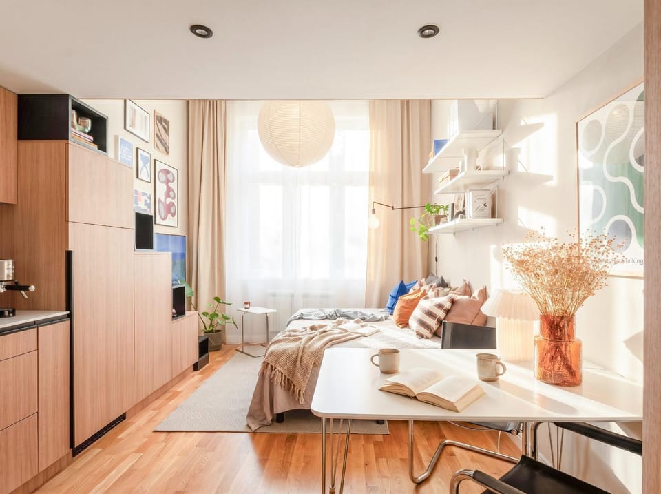Bed, TV and multimedia, Kitchen or kitchenette, Dining area, Bedroom