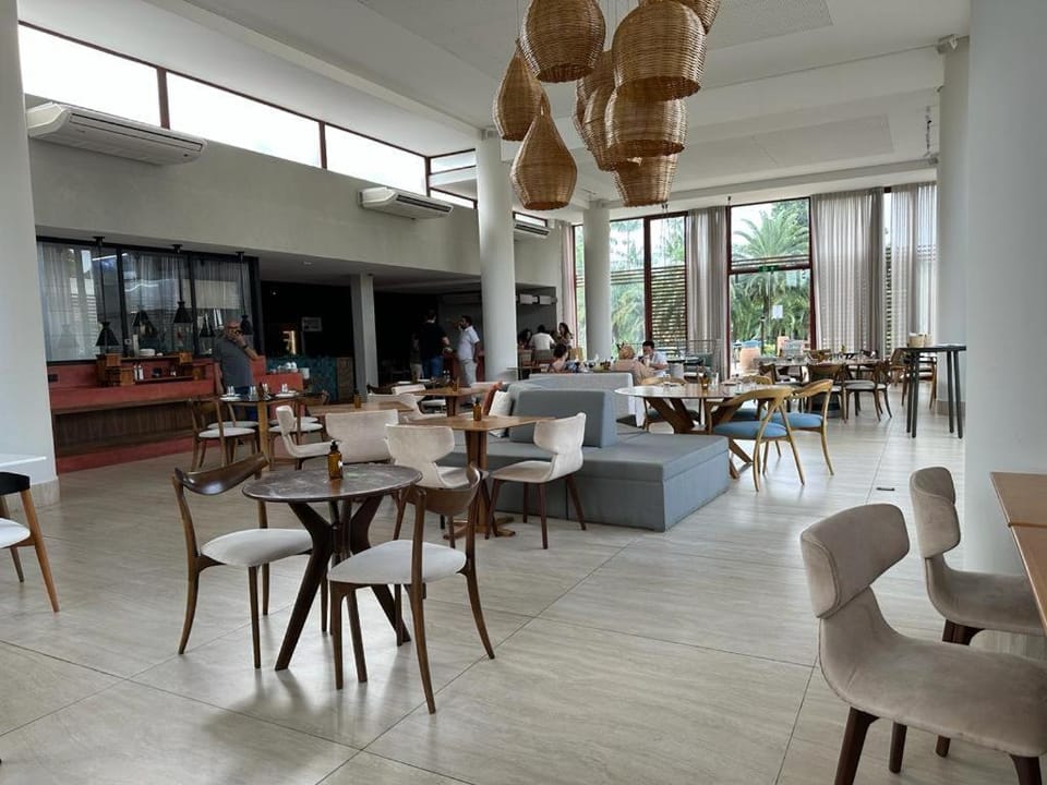 Restaurant/places to eat, Banquet/Function facilities