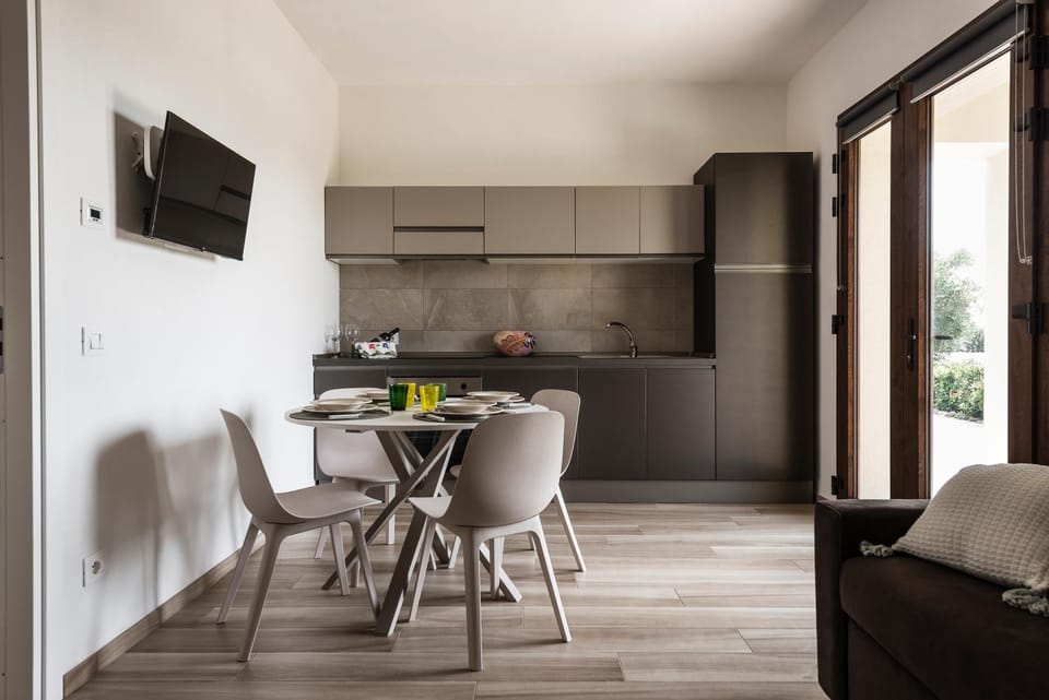 Kitchen or kitchenette, Living room, Dining area