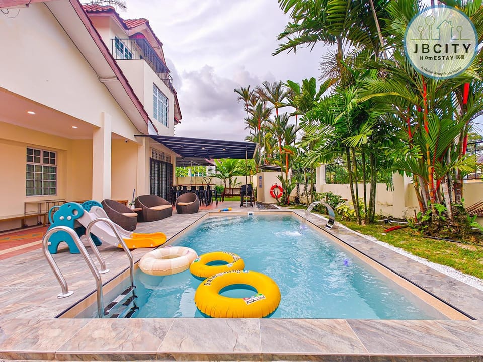 Natural landscape, Swimming pool, sunbed