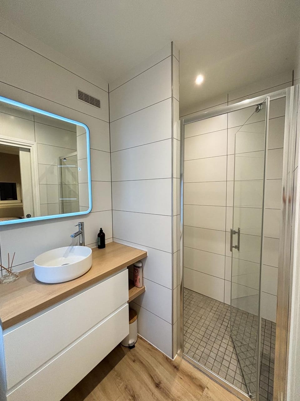 Shower, Bathroom