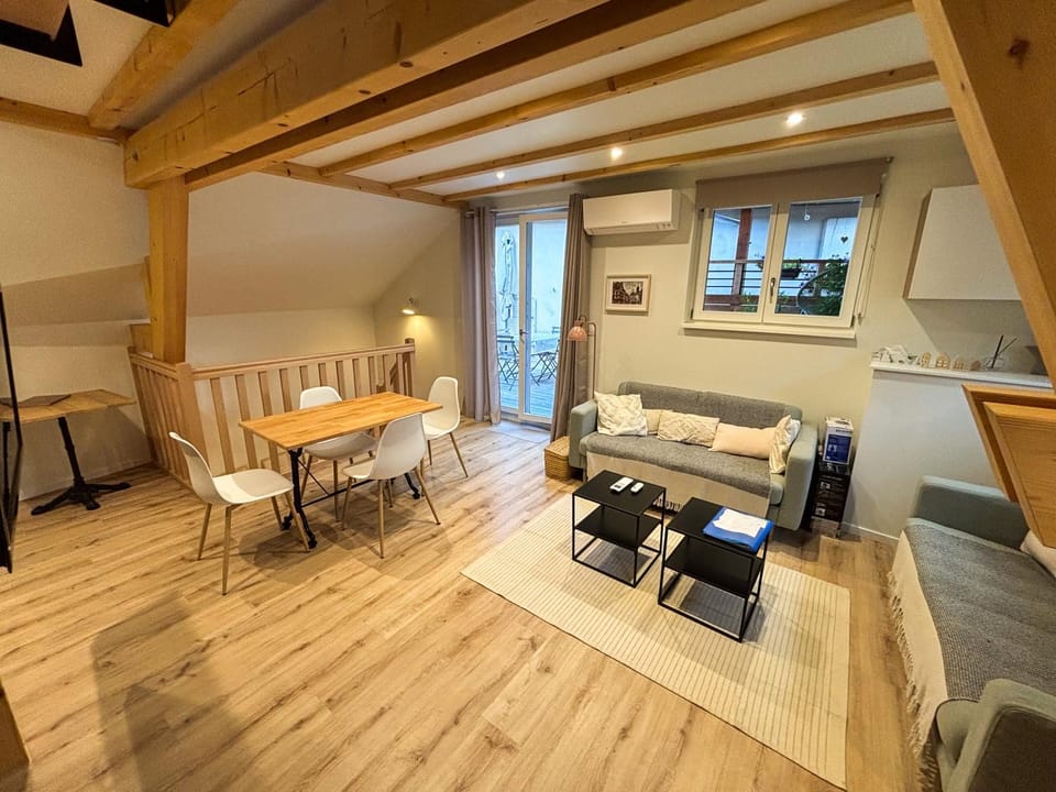Living room, Seating area, Dining area