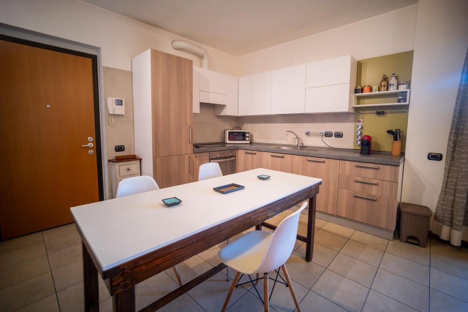 Kitchen or kitchenette, Dining area, dishwasher, oven, stove