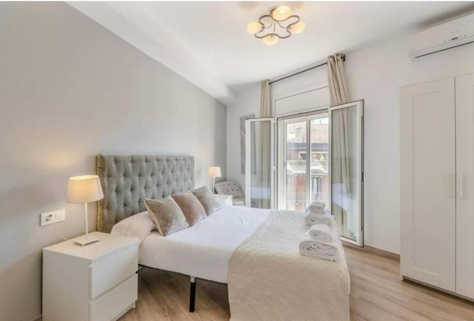 Bed, Bedroom, wardrobe, air conditioner