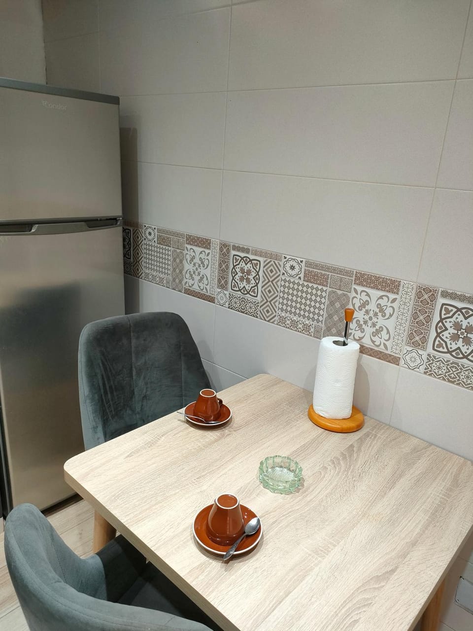 Seating area, Dining area
