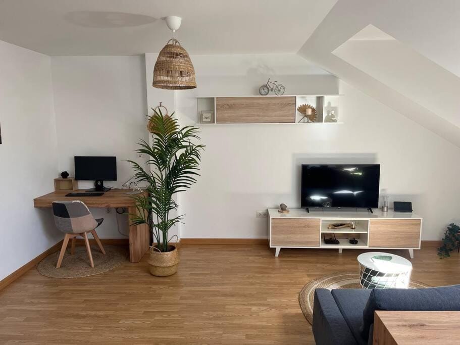 Communal lounge/ TV room, Living room, Seating area