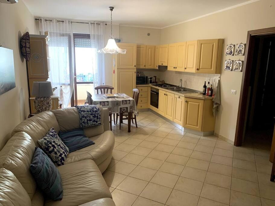Kitchen or kitchenette, Living room, Dining area