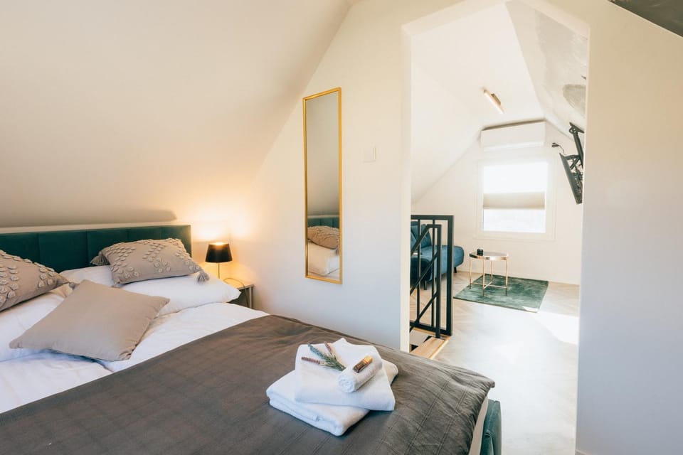 Bed, Photo of the whole room, Bedroom, towels, wardrobe