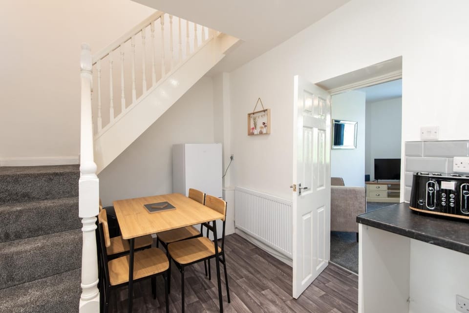 Coffee/tea facilities, Kitchen or kitchenette, Dining area, minibar, pet friendly, stove, toaster