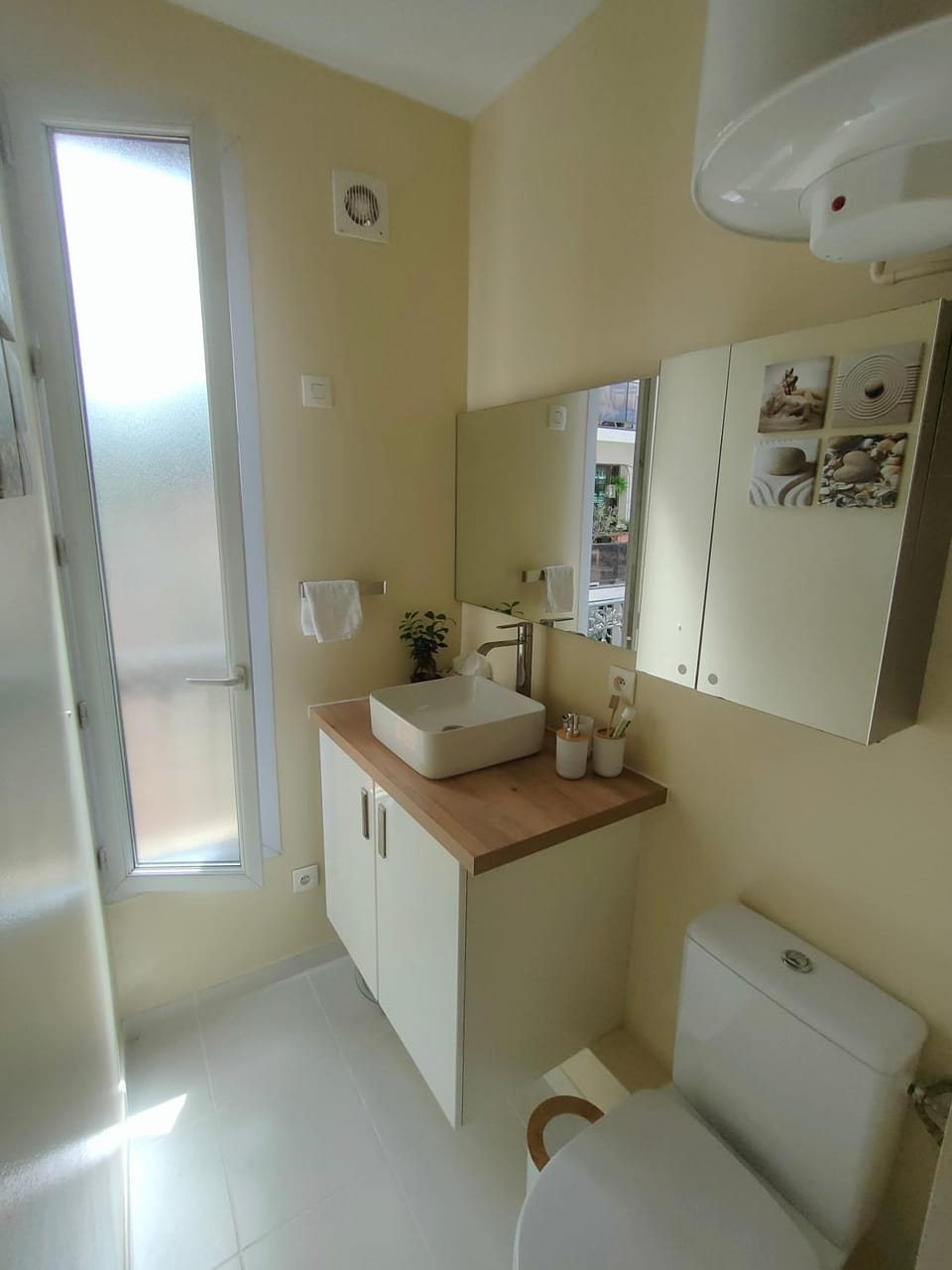 Bel appartement Paris Ouest sur cour proche métro Apartment in Saint-Cloud