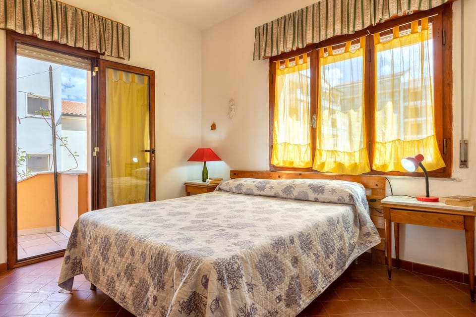 Property building, Living room, Bedroom