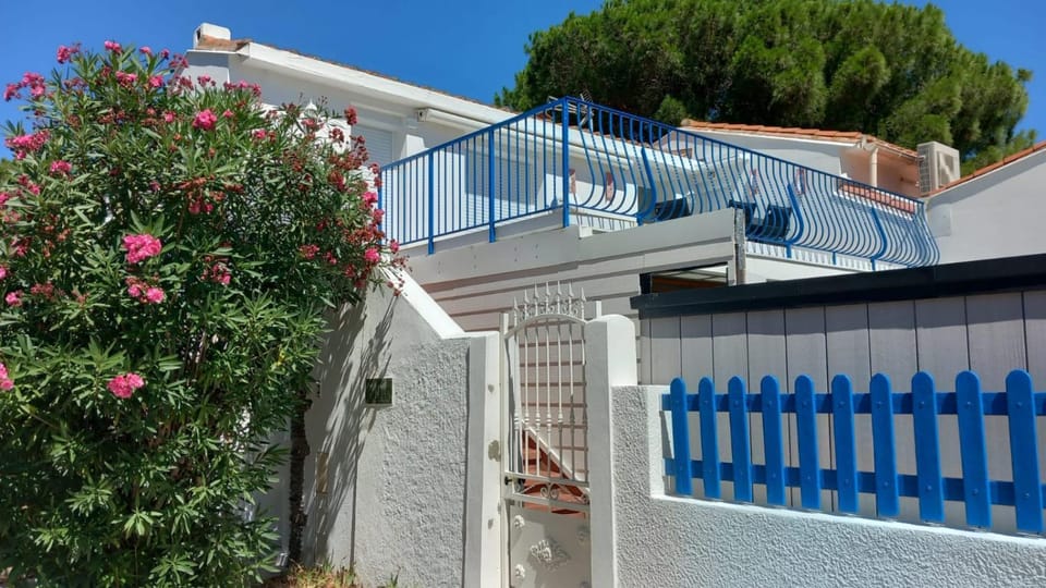 La colombe- 300m de la plage- grande terrasse- Climatisation House in Argeles-sur-Mer