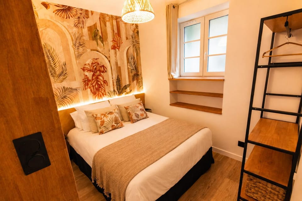 Bed, Photo of the whole room, Bedroom, wardrobe